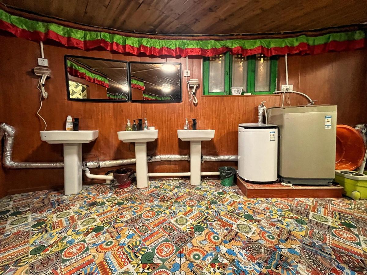 Tavern Hostel仁和客栈 Shangri-La Zewnętrze zdjęcie
